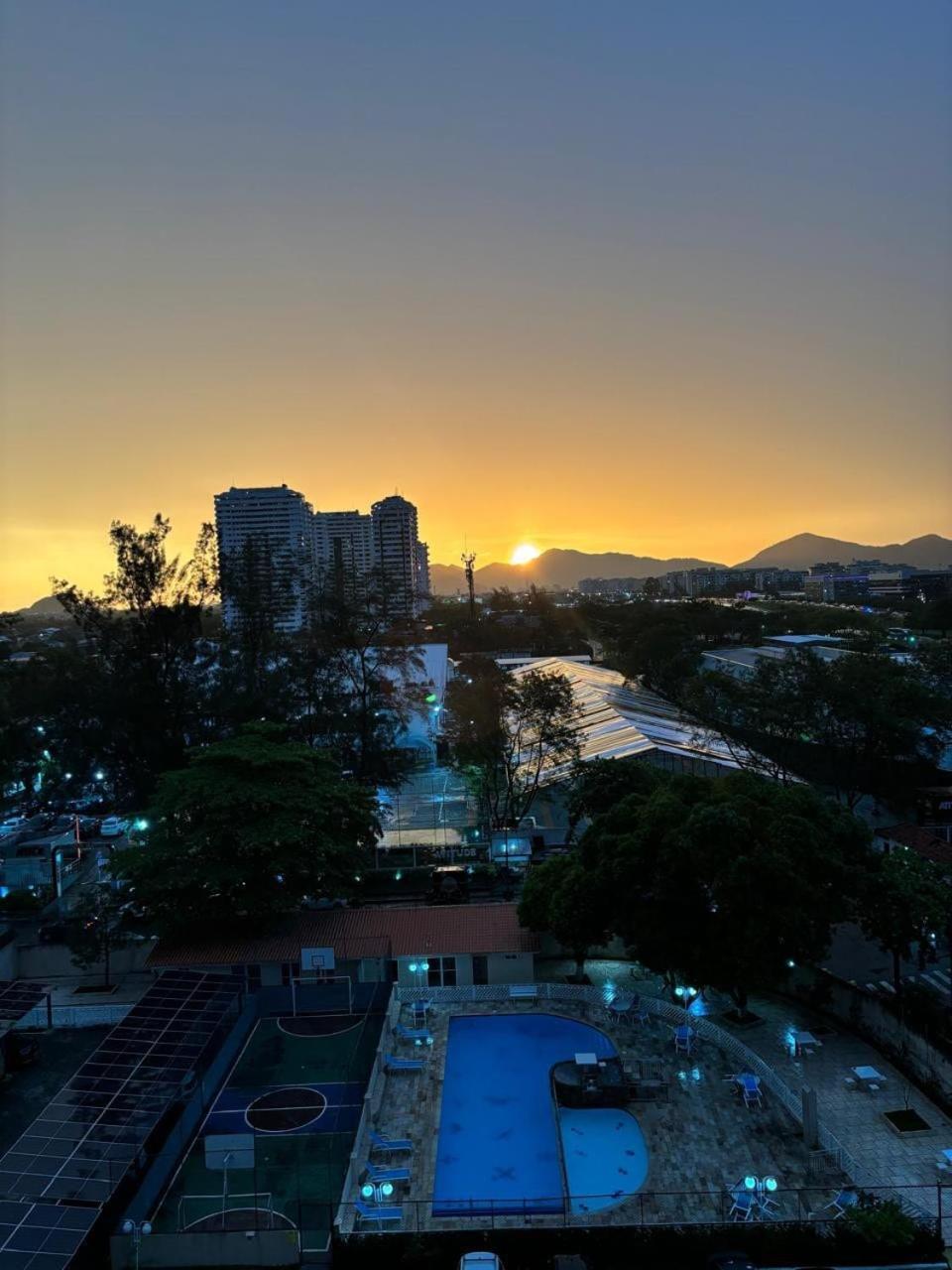Complete In Barra Da Tijuca With A Privileged View - Cozinha, Fogao, Geladeira, Tv Smart, Ar Condicionado, Novo - Balsa A Gratis Na Rua Do E Estacionamento Gratuito * Rio de Janeiro